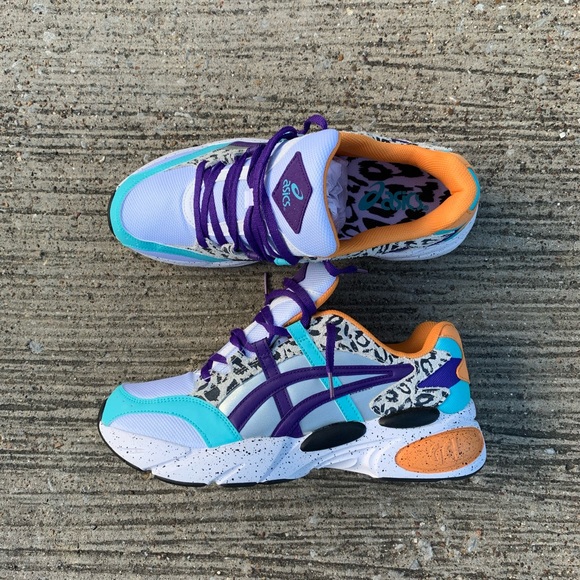 ASICS Gel-BND “Zebra” (SZ 10.5) BONUS LACES - Picture 2 of 6